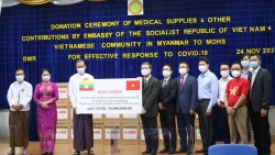 Đại sứ quán Việt Nam lần thứ 3 trao tặng vật tư y tế chống dịch Covid-19 cho Myanmar
