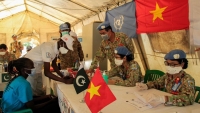 Chiến sĩ mũ nồi xanh Việt Nam tích cực tuyên truyền phòng chống và tầm soát HIV/AIDS tại Nam Sudan