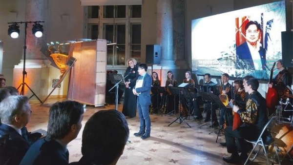 Công dân Việt Nam tại Nga được trao giải thưởng danh giá của thành phố Saint Petersburg