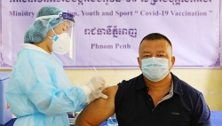 Covid-19: Ca lây nhiễm cộng đồng tại Lào và Campuchia tăng cao; Nhật Bản ‘nhiều khả năng’ tiêm mũi vaccine Covid-19 thứ 3