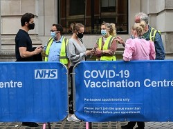Covid-19: Ukraine công bố hộ chiếu vaccine; 99% ca tử vong tại Anh chưa tiêm chủng đầy đủ