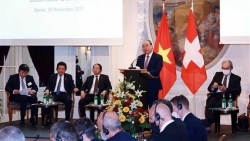 Chủ tịch nước Nguyễn Xuân Phúc và Tổng thống Guy Parmelin đồng chủ trì Diễn đàn doanh nghiệp Việt Nam-Thụy Sỹ