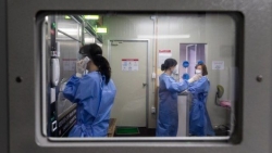 Covid-19 ở Hàn Quốc: 4 ngày liên tiếp số ca mắc mới trên 1.000, y tế quá tải