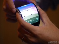 Lenovo ra mắt điện thoại thông minh có thể uốn cong