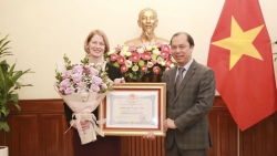 Bộ Ngoại giao trao Huân chương Hữu nghị cho Đại sứ New Zealand tại Việt Nam