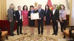 Lãnh đạo Bộ Ngoại giao trao bằng khen cho Báo Thanh Niên
