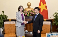 Phó Thủ tướng Phạm Bình Minh tiếp Đại sứ Canada Deborah Paul chào xã giao