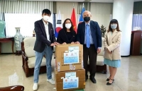 Covid-19: Trao tặng khẩu trang cho cộng đồng người Việt tại Hàn Quốc