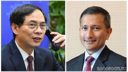 Bộ trưởng Ngoại giao Việt Nam-Singapore nhất trí thúc đẩy thương mại, đầu tư song phương