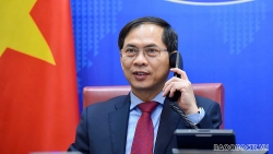 Bộ trưởng Ngoại giao Sergei Lavrov chúc mừng và mời Bộ trưởng Bùi Thanh Sơn thăm Nga