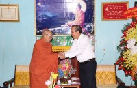 Phó Thủ tướng Thường trực chúc mừng Lễ Phật đản tại Cần Thơ