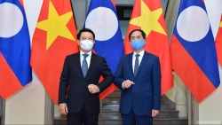 Bộ trưởng Ngoại giao Lào chúc mừng Bộ trưởng Ngoại giao Bùi Thanh Sơn