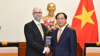 Đề nghị Việt Nam-Canada hợp tác trong phục hồi kinh tế, phát triển xanh