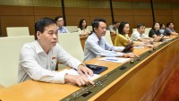 Quốc hội thảo luận: Bất kể cái gì liên quan đến quản lý các nguồn lực công cần phải công khai; kịp thời ngăn chặn bạo lực gia đình