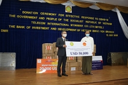 Trao quà ủng hộ Myanmar trong phòng, chống dịch Covid-19