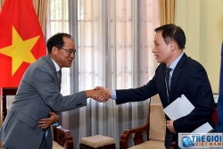 Thứ trưởng Ngoại giao Lê Hoài Trung tiếp Đại sứ Hàn Quốc tại Việt Nam Park Noh Wan