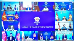 Trung Quốc coi trọng vai trò trung tâm của ASEAN, tuyên bố COC đã đạt được phần mở đầu