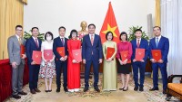 Bộ Ngoại giao trao quyết định bổ nhiệm, điều động cán bộ cấp Vụ