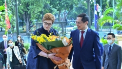 Toàn cảnh Bộ trưởng Bùi Thanh Sơn đón và đồng chủ trì Hội nghị Bộ trưởng Ngoại giao Việt Nam-Australia với Bộ trưởng Marise Payne
