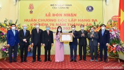 Cục Lãnh sự đón nhận Huân chương Độc lập hạng Ba