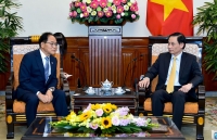 Thứ trưởng Ngoại giao Lê Hoài Trung tiếp Đại sứ Hàn Quốc Park Noh Wan