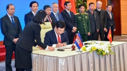 Hai văn kiện pháp lý ghi nhận thành quả phân giới cắm mốc biên giới đất liền Việt Nam-Campuchia chính thức có hiệu lực
