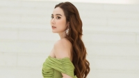 Sao Việt: Phan Minh Huyền khoe vai trần quyến rũ, Hoa hậu Thùy Tiên gợi cảm hết nấc