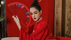 Á hậu Hoàng Anh tái xuất trong thiết kế áo dài cổ phục Việt