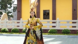 Với thiết kế 'Mẹ Âu cơ', Thái Thị Hoa đã ghi điểm tại Hoa hậu Trái Đất