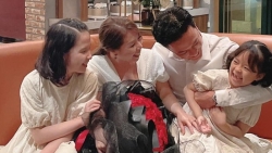 Sao Việt: Lương Thu Trang ngọt ngào bên nam diễn viên phim Mặt nạ gương, Hồng Đăng đăng ảnh tình tứ kỉ niệm ngày cưới
