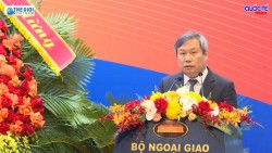 Chủ tịch TP. Hà Nội Vũ Đại Thắng phát biểu tham luận tại Hội nghị Ngoại giao 33